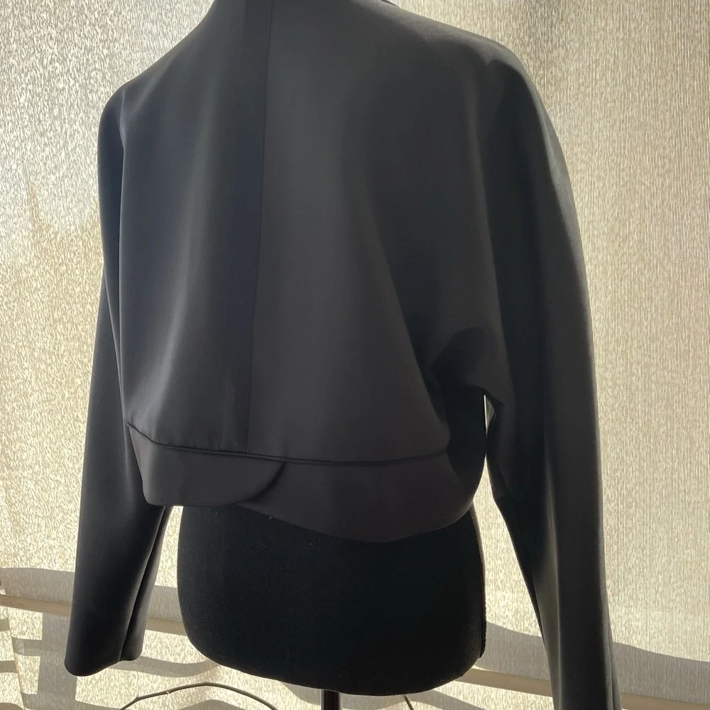 New Isable Toledo Black Blazer, Made in Vietnam, Size 16